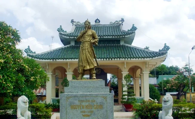 Nguyễn Hữu Cảnh